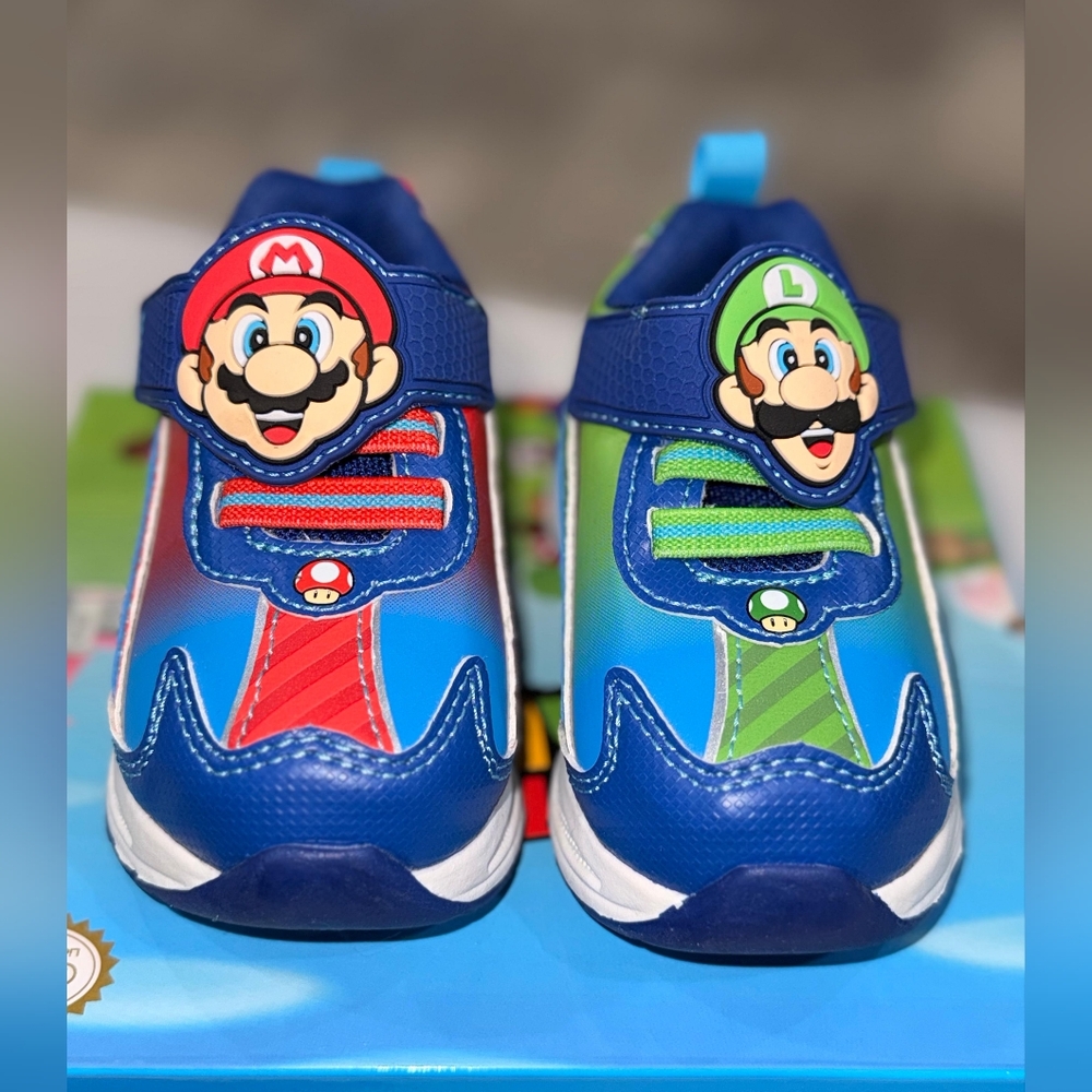 Super Mario Mario & Luigi Toddler Nintendo Kids Sneakers- Size 5 NEW